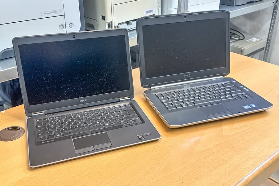 2 Laptops Dell